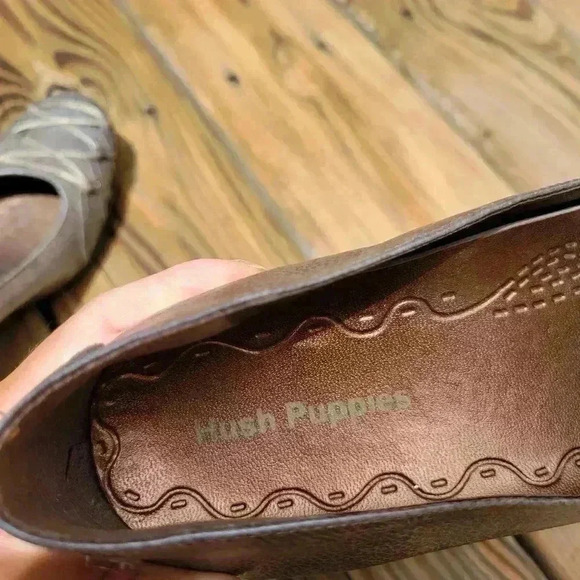 Hush Puppies Women's Low Heels SZ 8 Metallic Silver Color - Picture 5 of 12